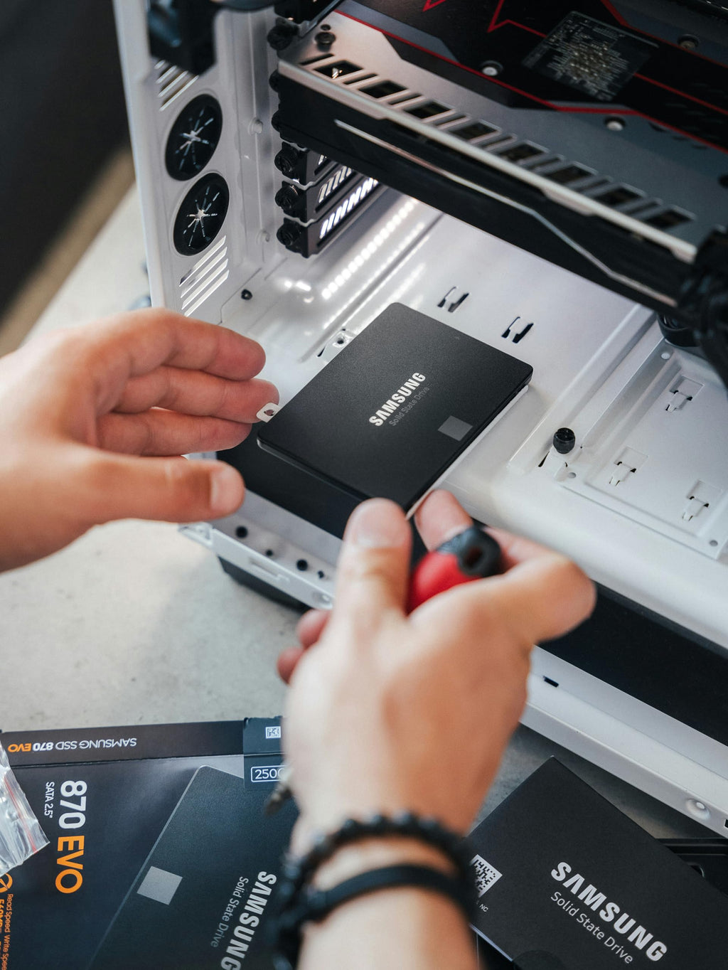 4TB 2.5 Inch SATA III Internal SSD E70997